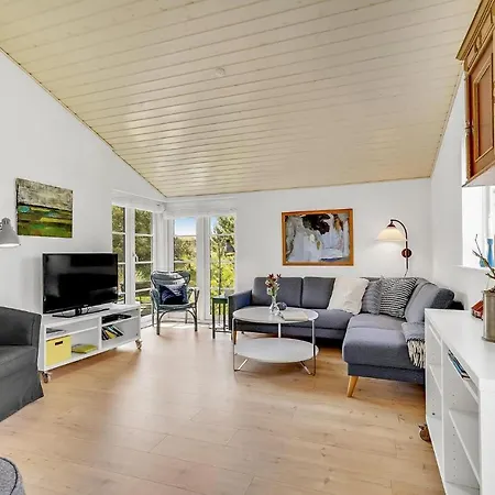 Three-bedroom In Дом отдыха Вайерс-Странд