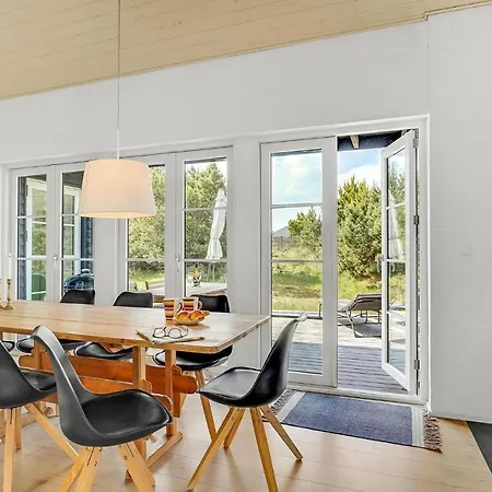 Дом отдыха Three-bedroom In