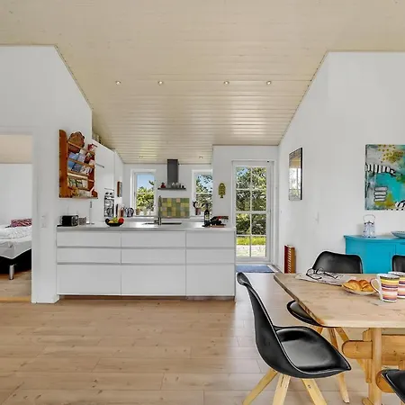 Three-bedroom In Дом отдыха Вайерс-Странд