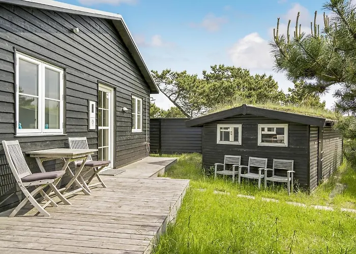 Three-bedroom In Vejers Strand